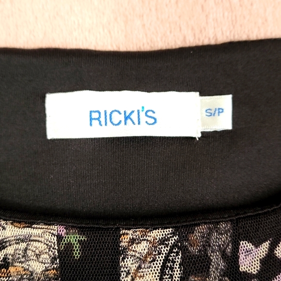 Ricki's Floral Paisley Print Top - Picture 8 of 8